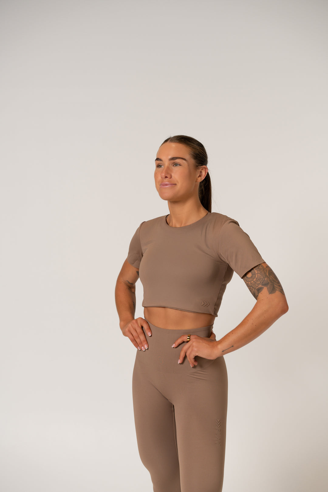 Core Cropped Tee - Latte