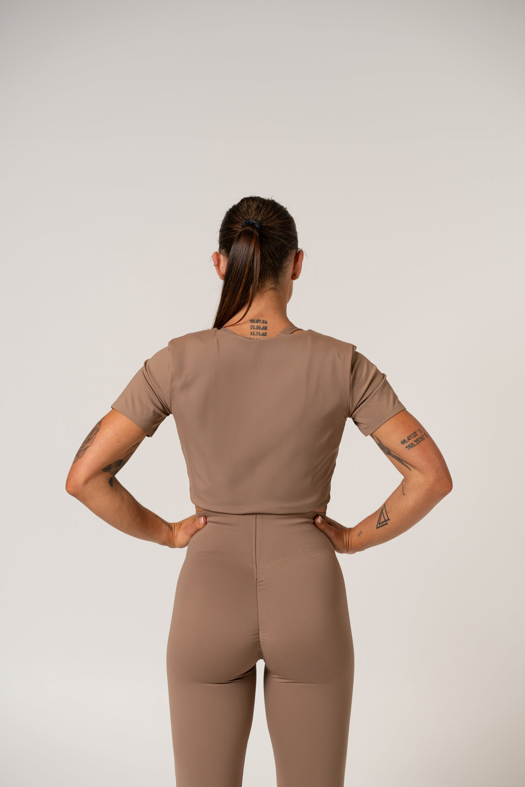 Core Cropped Tee - Latte